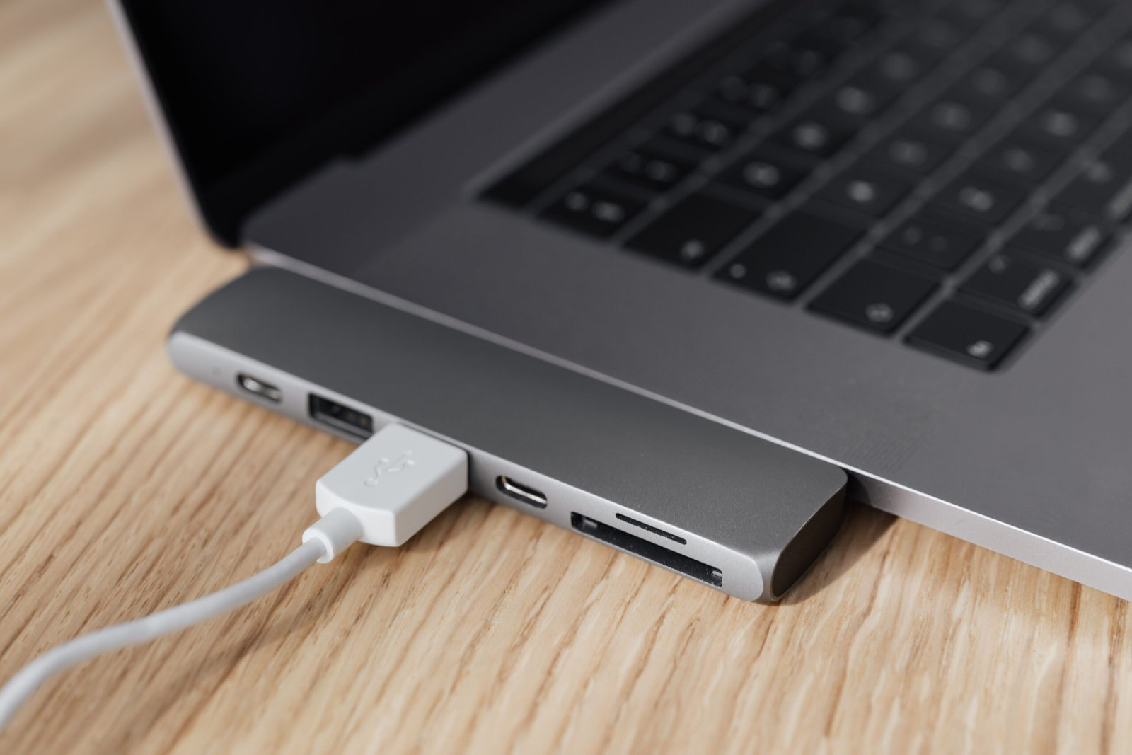 Porta USB do notebook não reconhece dispositivos: como testar